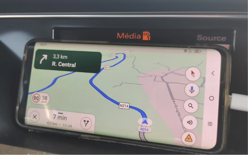 Écran GPS affichant les routes sinueuses de la vallée du Douro au Portugal